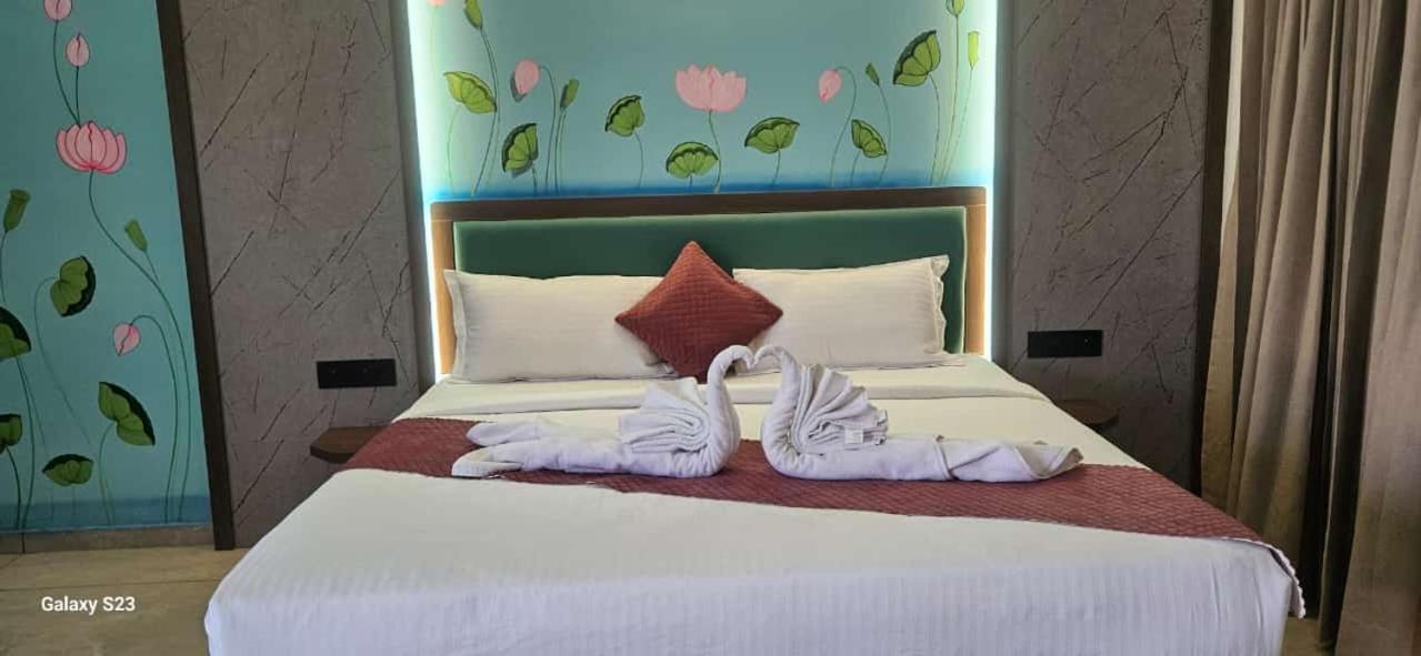 Shree Jalaram Resort Kodāe Exteriér fotografie