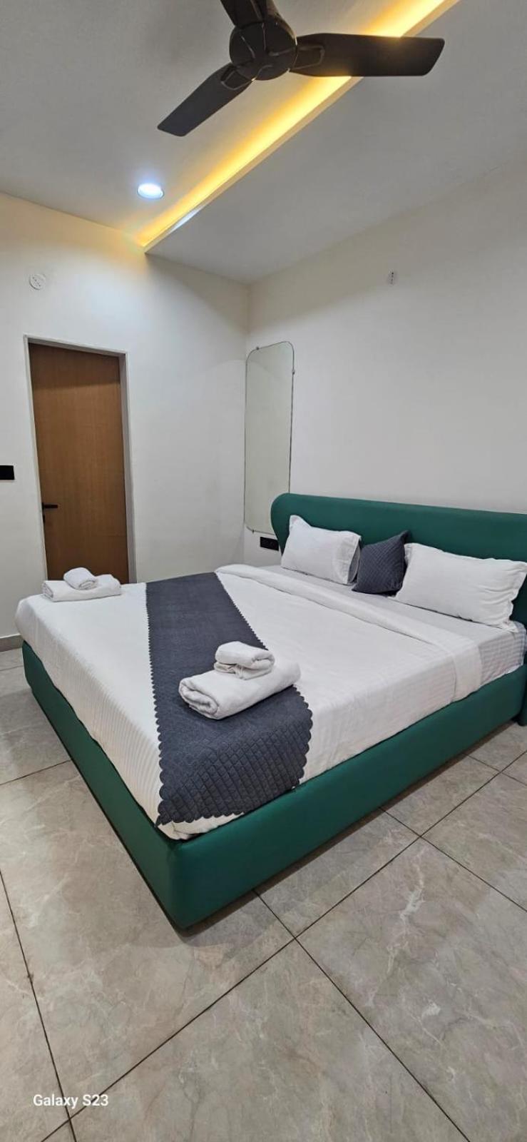 Shree Jalaram Resort Kodāe Exteriér fotografie