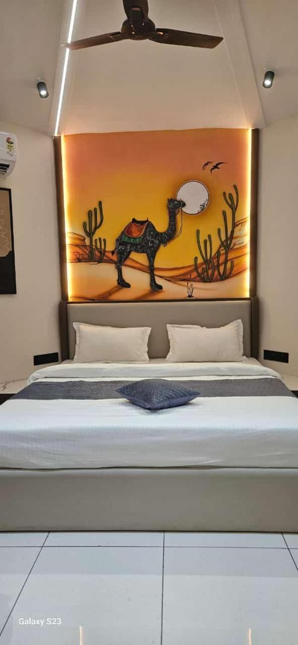 Shree Jalaram Resort Kodāe Exteriér fotografie