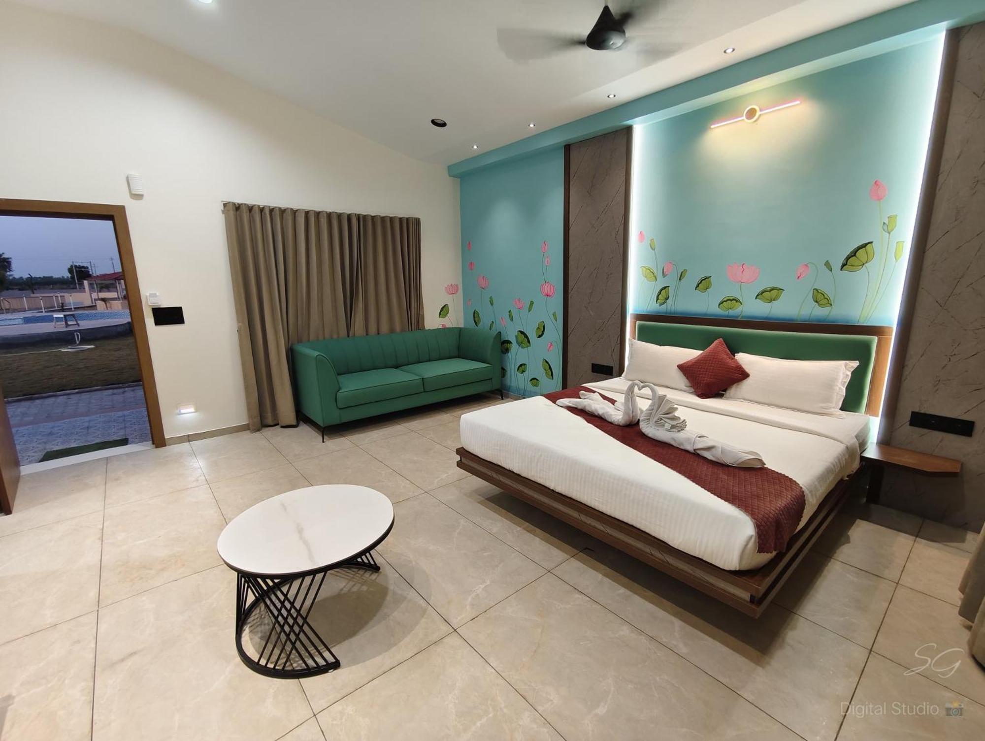 Shree Jalaram Resort Kodāe Exteriér fotografie