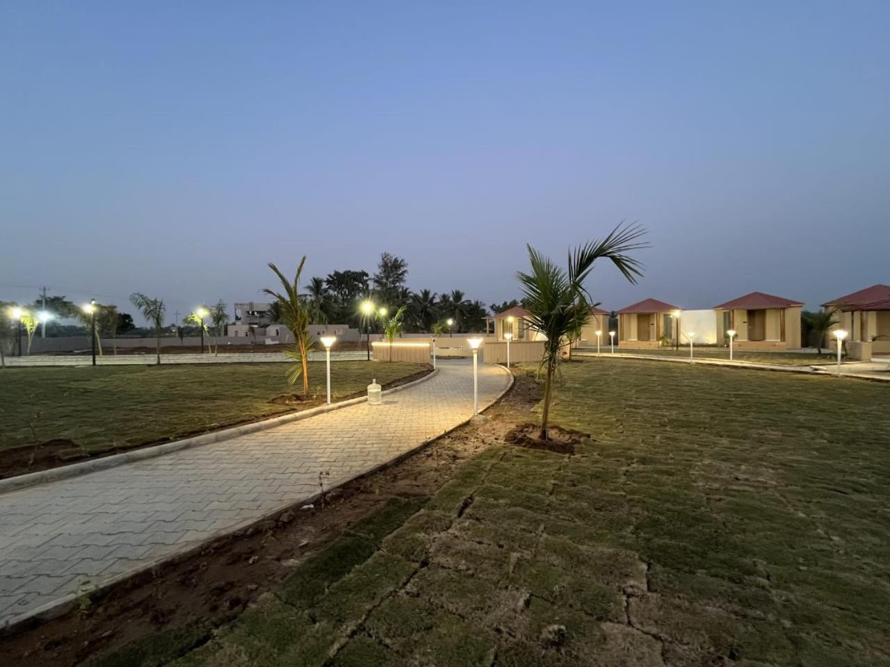 Shree Jalaram Resort Kodāe Exteriér fotografie